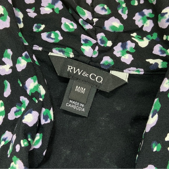 RW&Co v neck cross over pleated shoulder Black and Purple floral Top. Medium - Picture 6 of 8